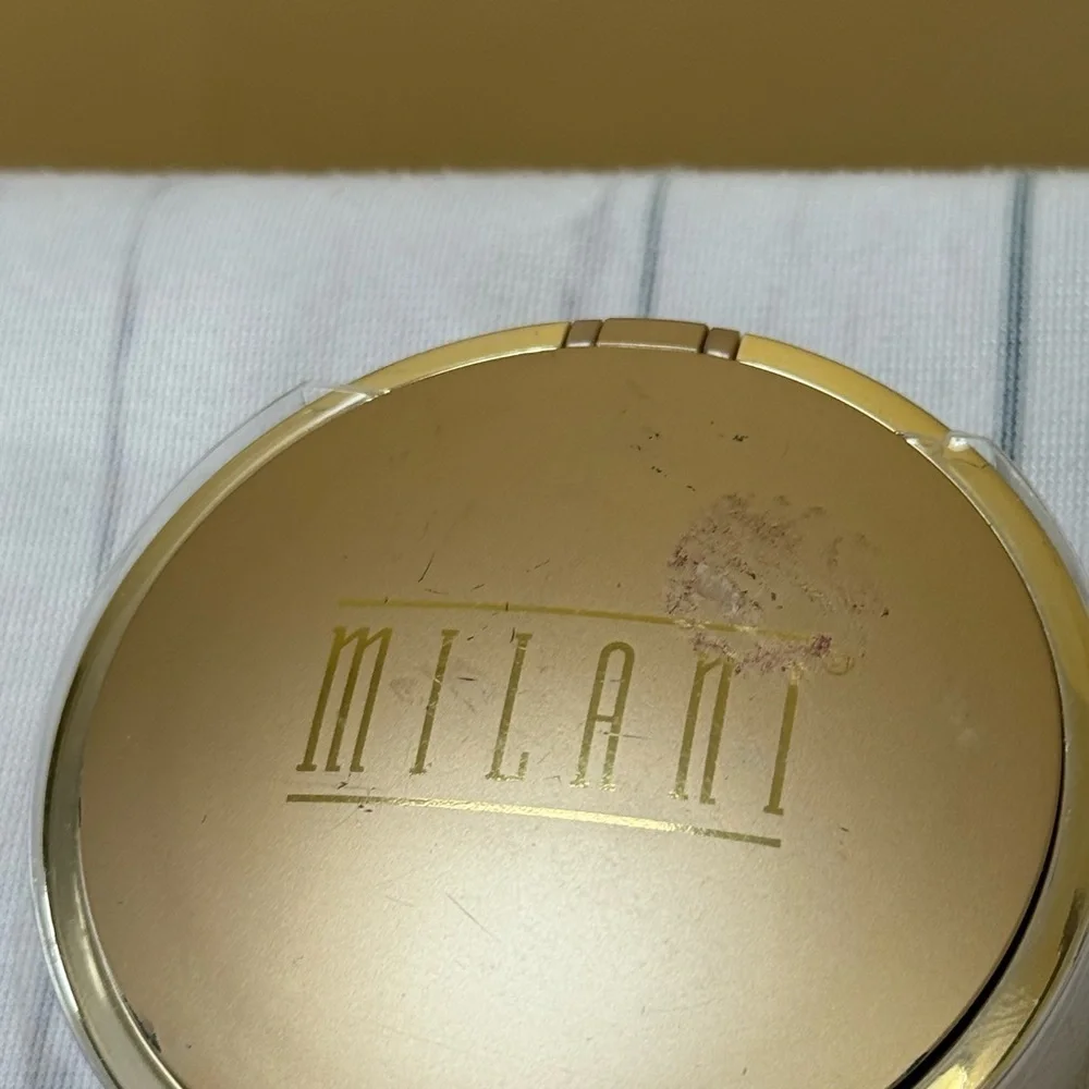 Milani Even-Tone Powder Foundation in Beige 04